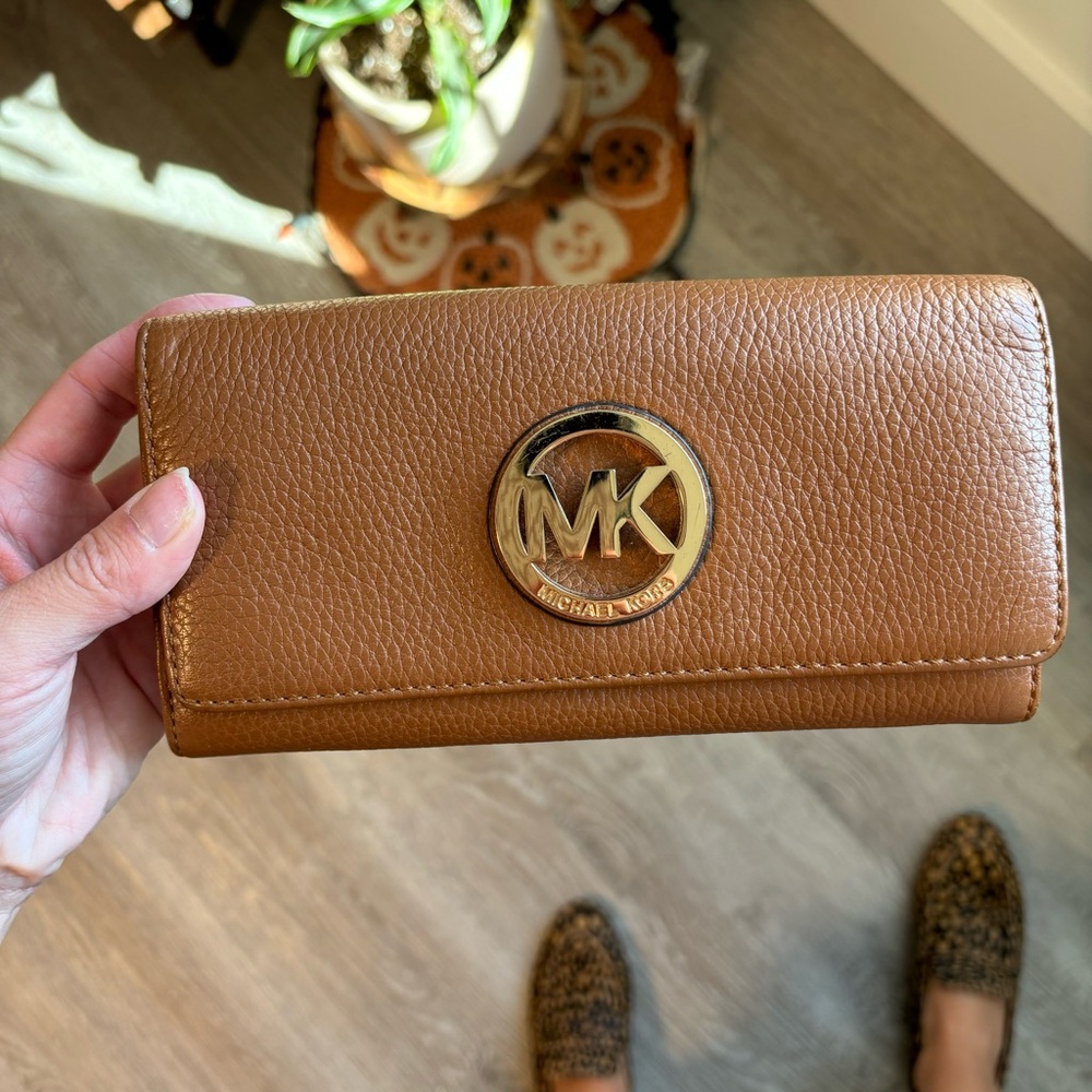 Micheal Kors wallet